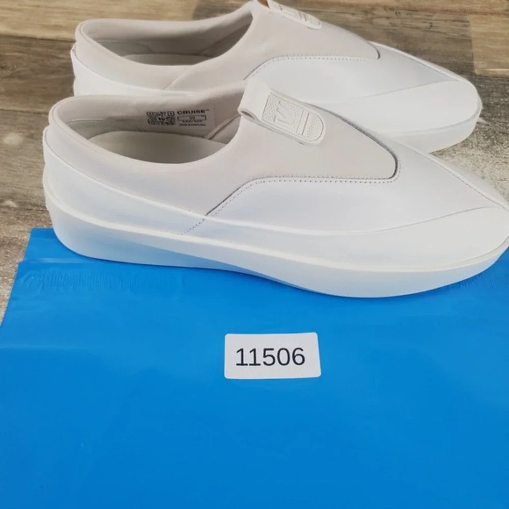 Wolf & Shepherd Cruise Tre Womens Shoes Sz 8 White Vanilla Suede Slip On Sneaker